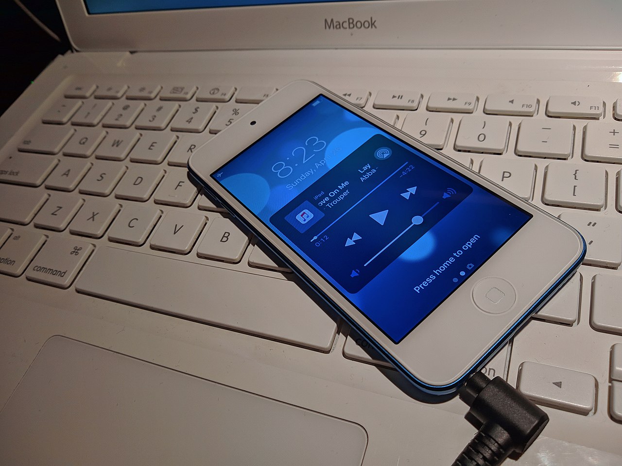 <span>iPod touch</span>
