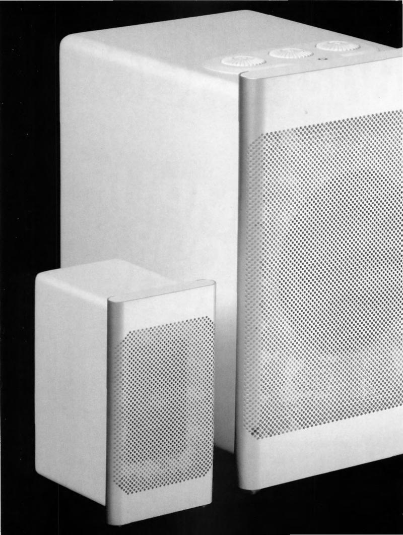 MacAddict 102 200502 — page 2